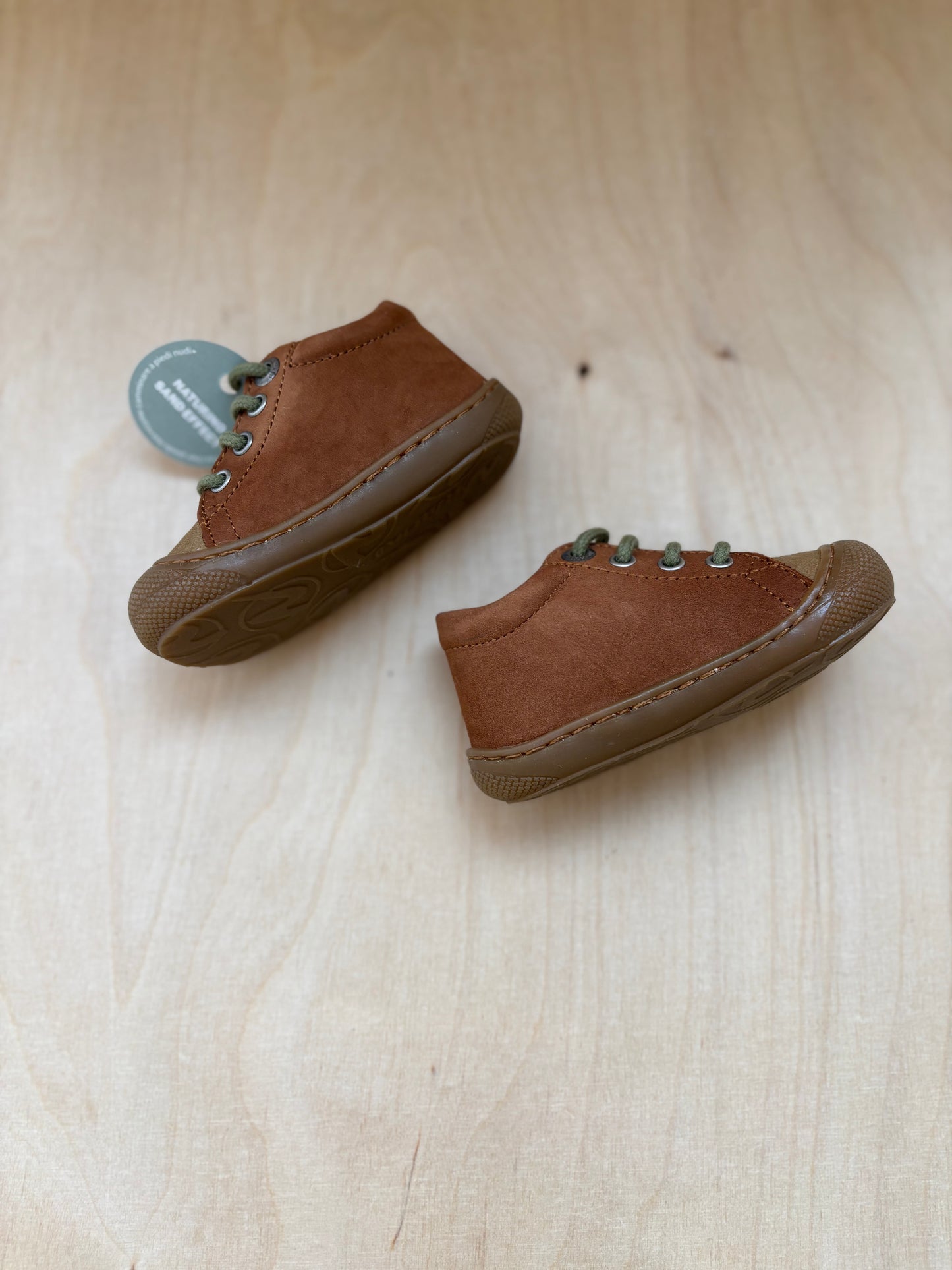 Naturino cocoon honey - brown - groene veters