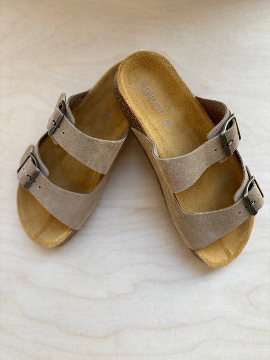 Sandaal camel met gesp