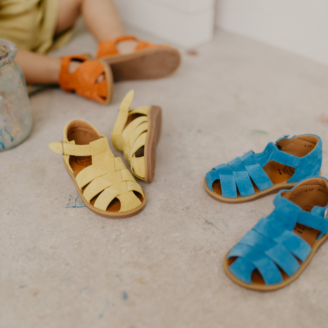 POM D'API - stapsandaal - poppy daddy - velours jaune