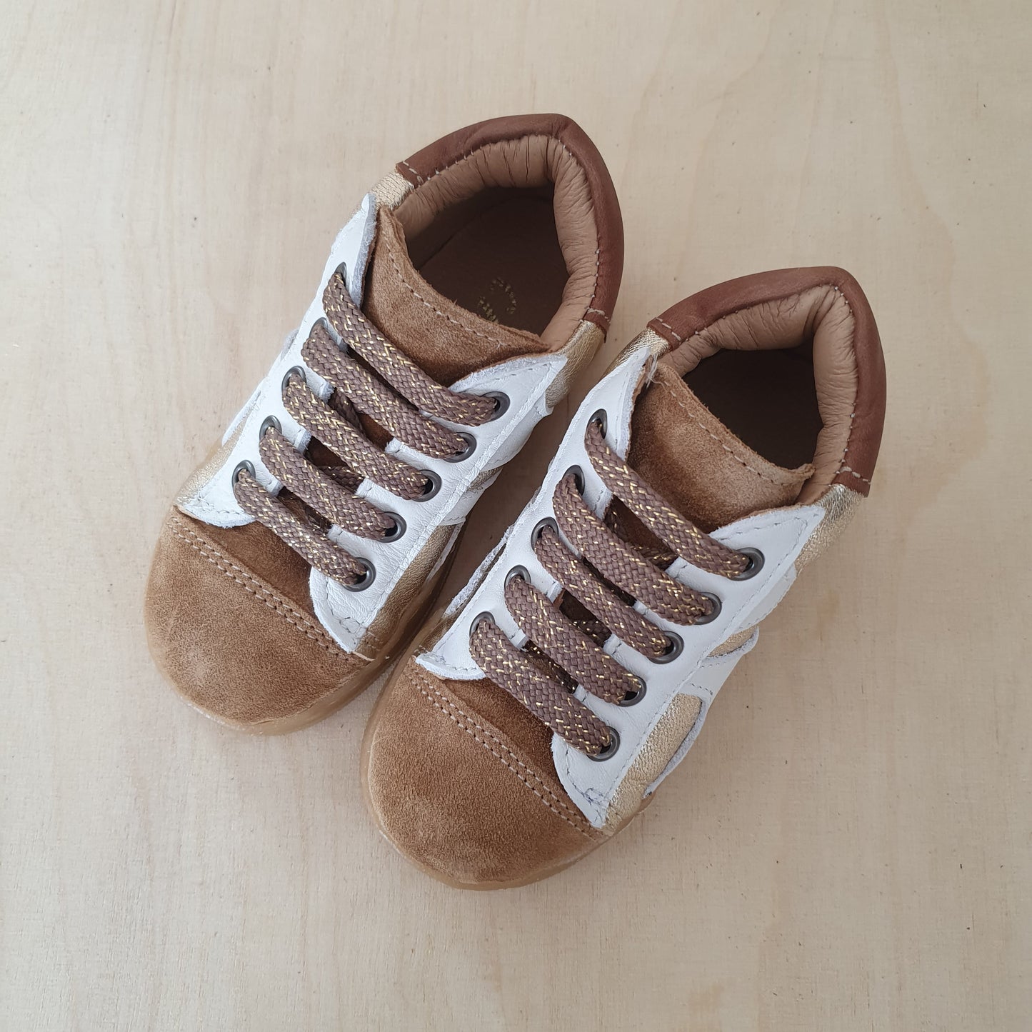 sneaker - country gold