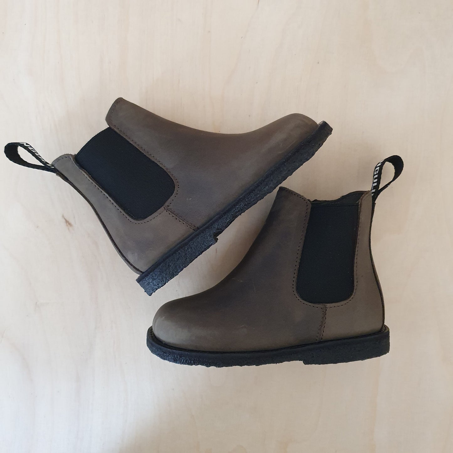 chelsea boot - groen gevet leder / zwarte zool