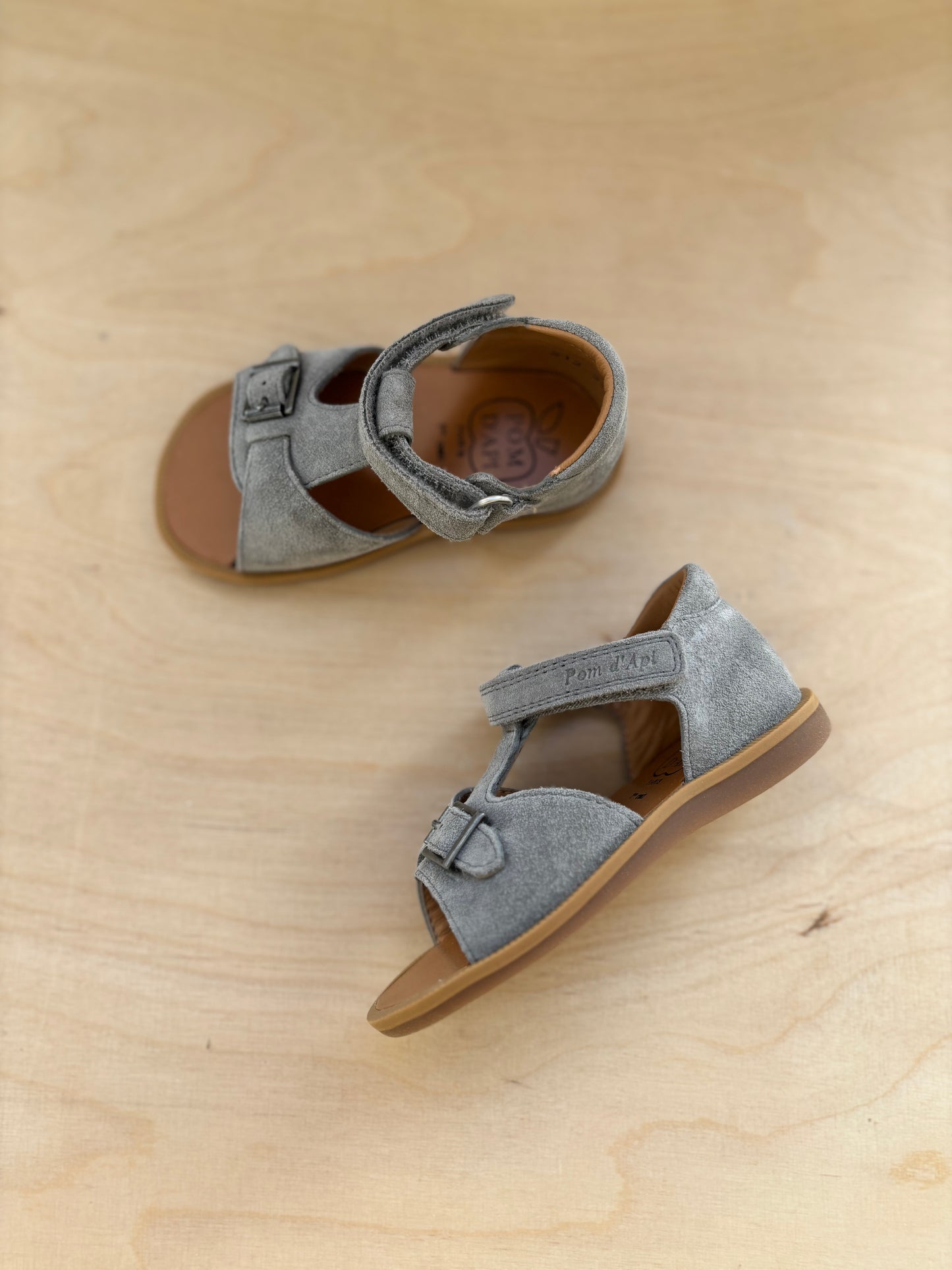 Pom d'api poppy easy sandaal velours grijs