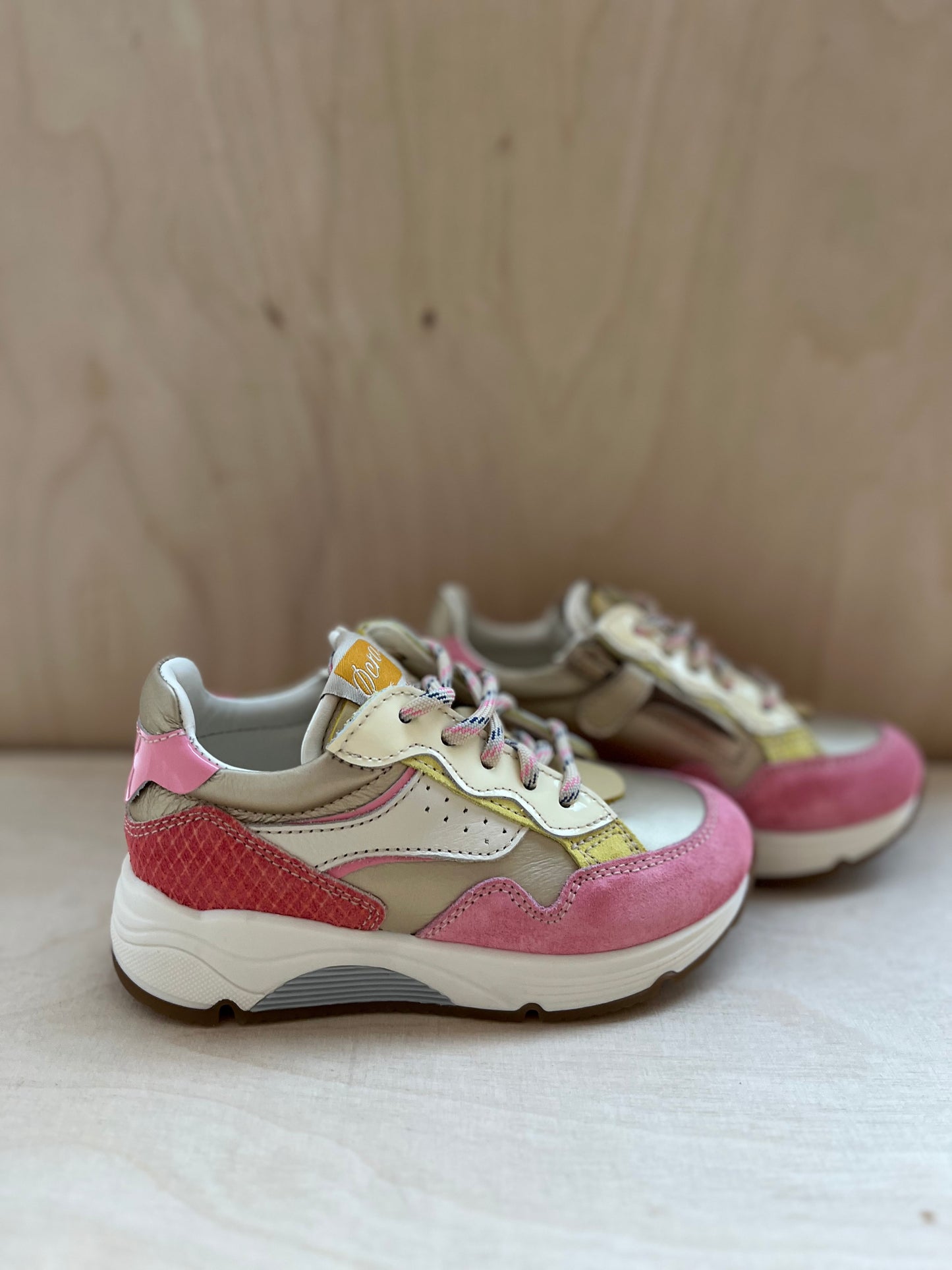 runner - gold pink