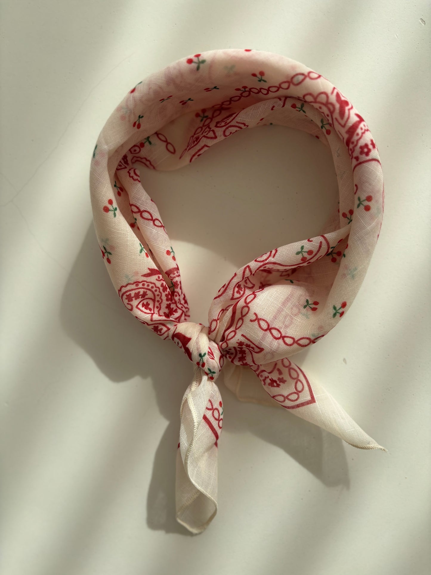 Sjaaltje rood kersjes