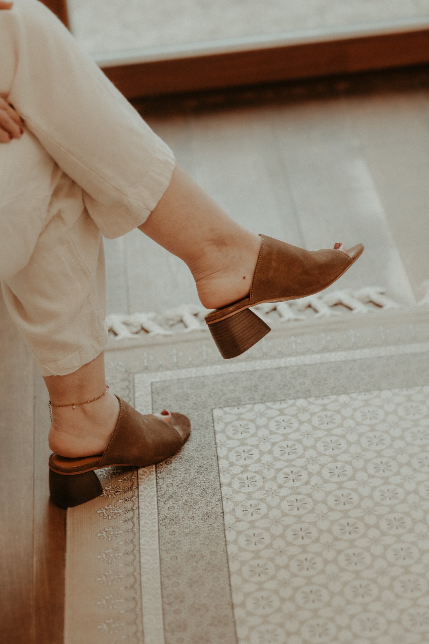 Angulus dames slip in sandaal bruin met hak