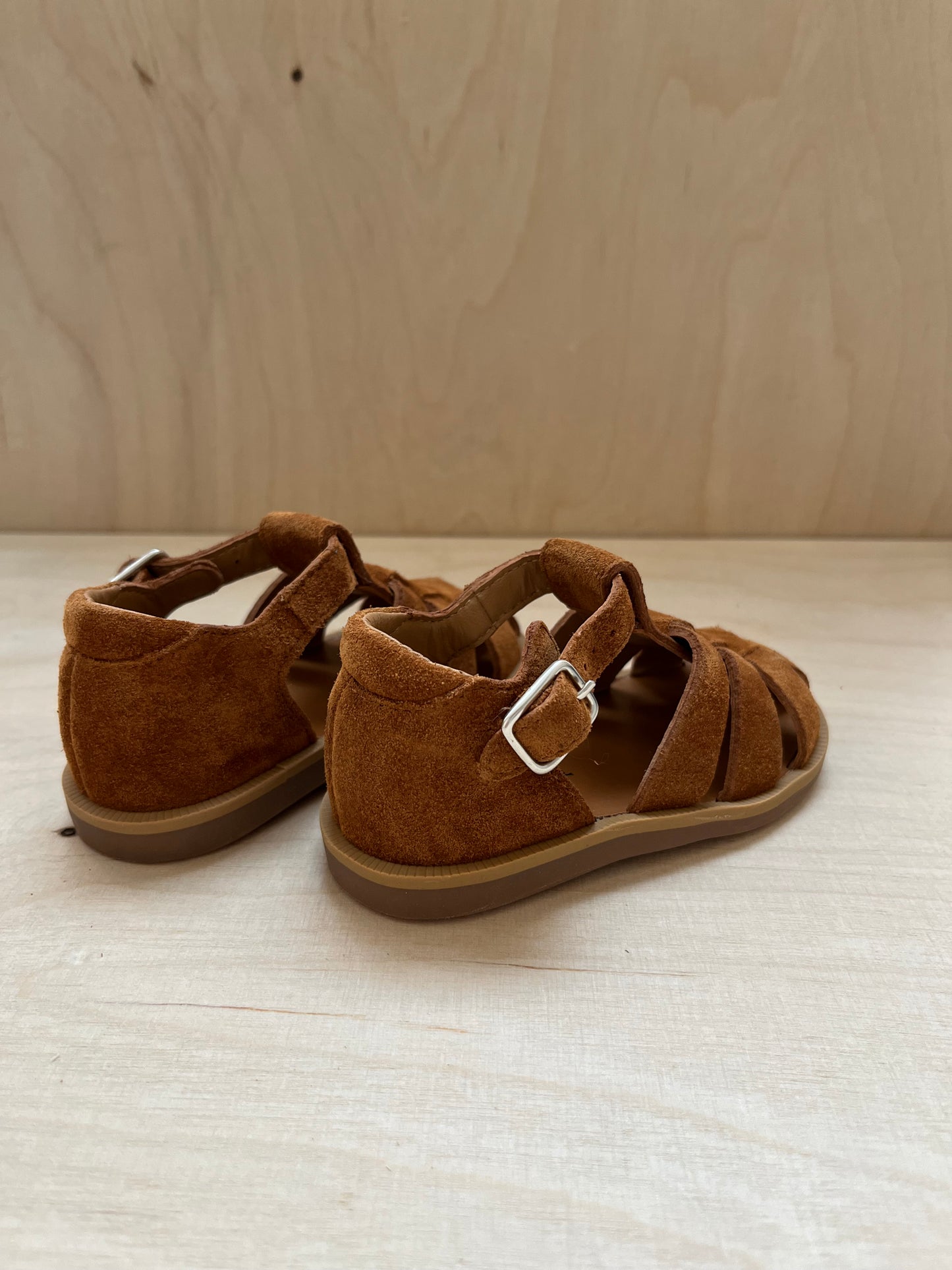 stapsandaal poppy daddy - velours caramel