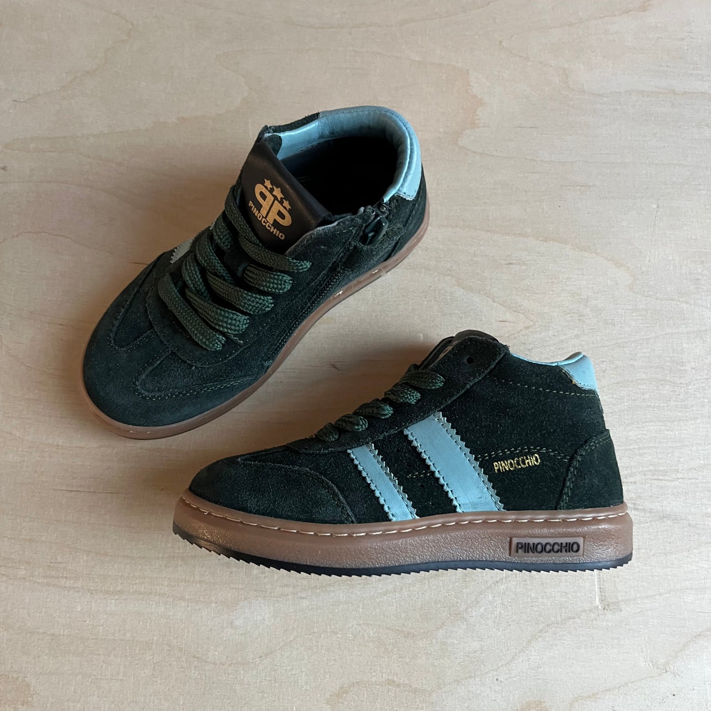 sneaker harry - groen suede, azuurblauwe strepen