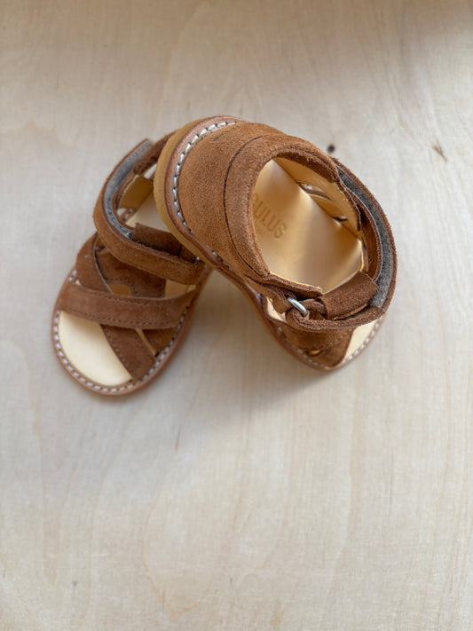 Angulus stapsandaal met gesp cognac