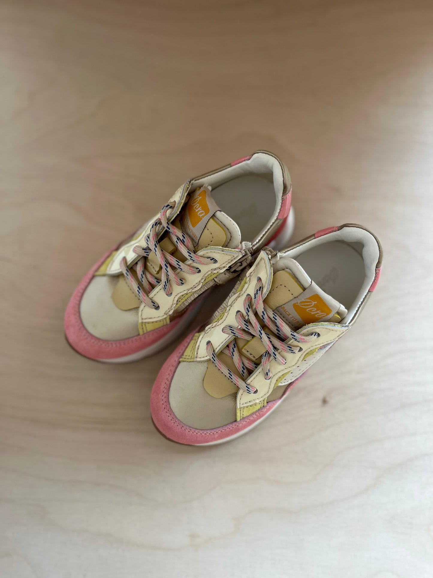 runner - gold pink