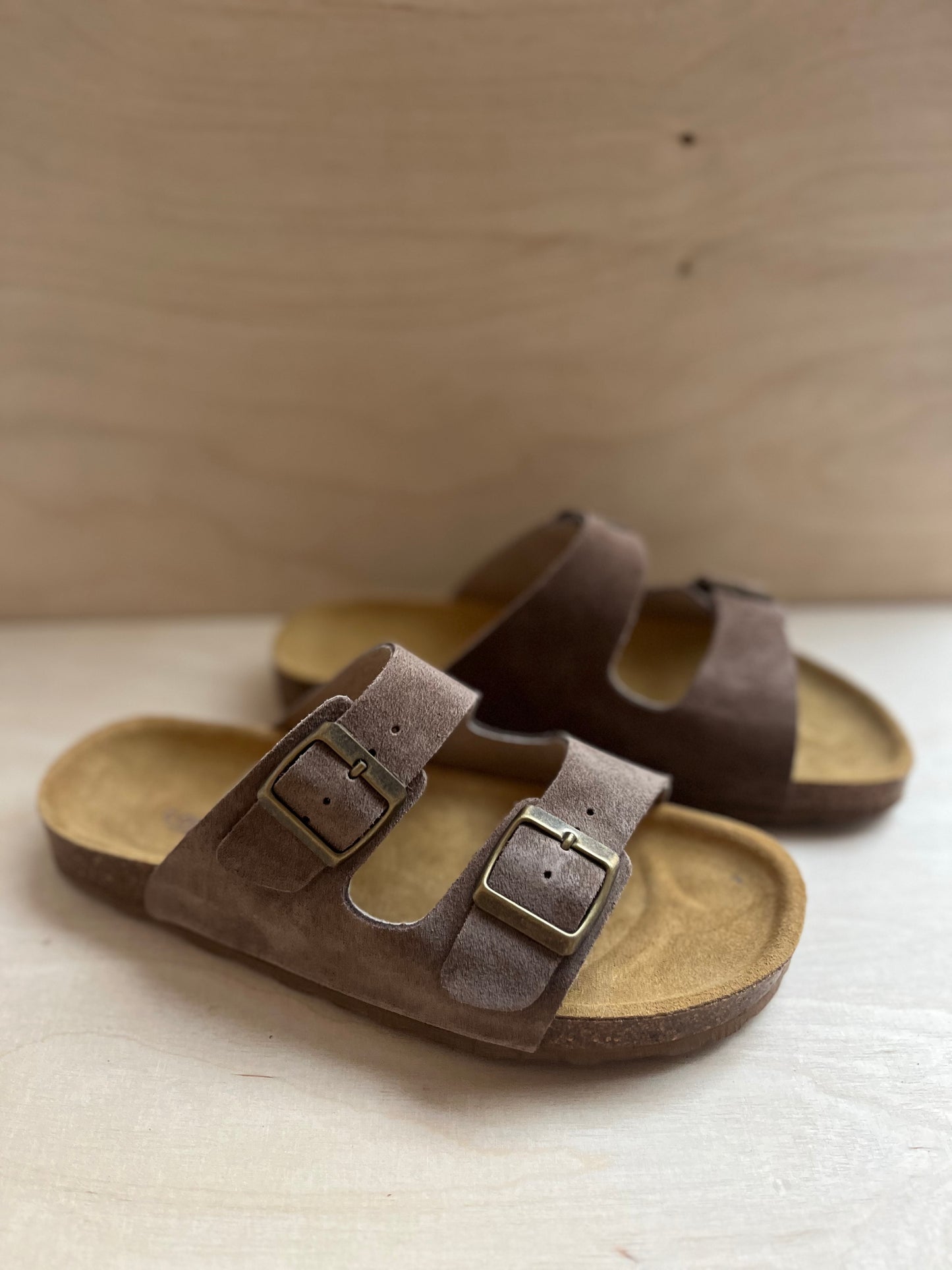 instappers - suede dark taupe