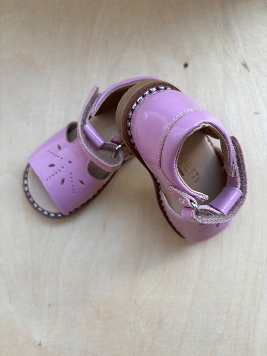 Confetti sandaal perfo lakleder lila