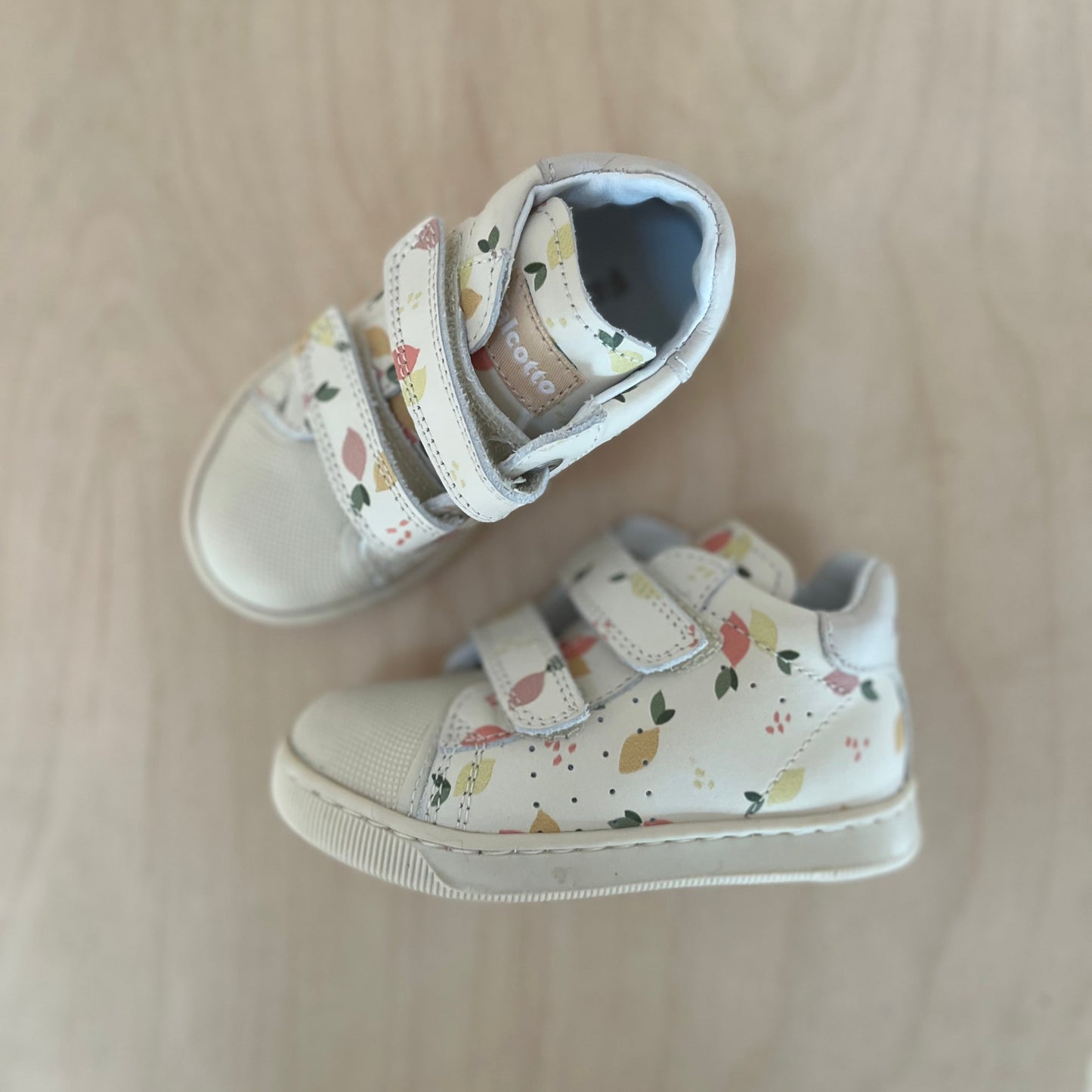 sneaker velcro moon - gummy, citrus