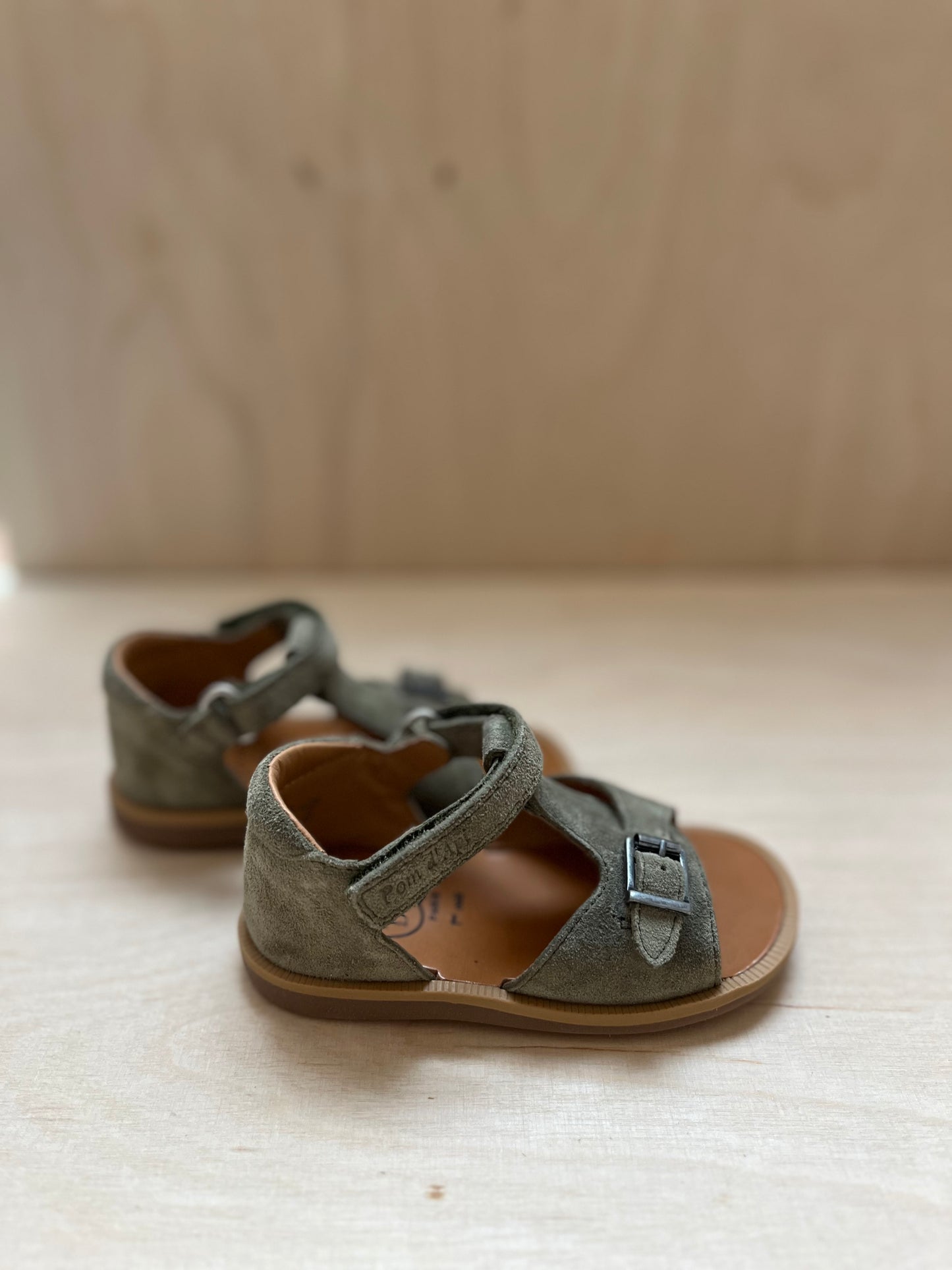 stapsandaal poppy easy - velours kaki