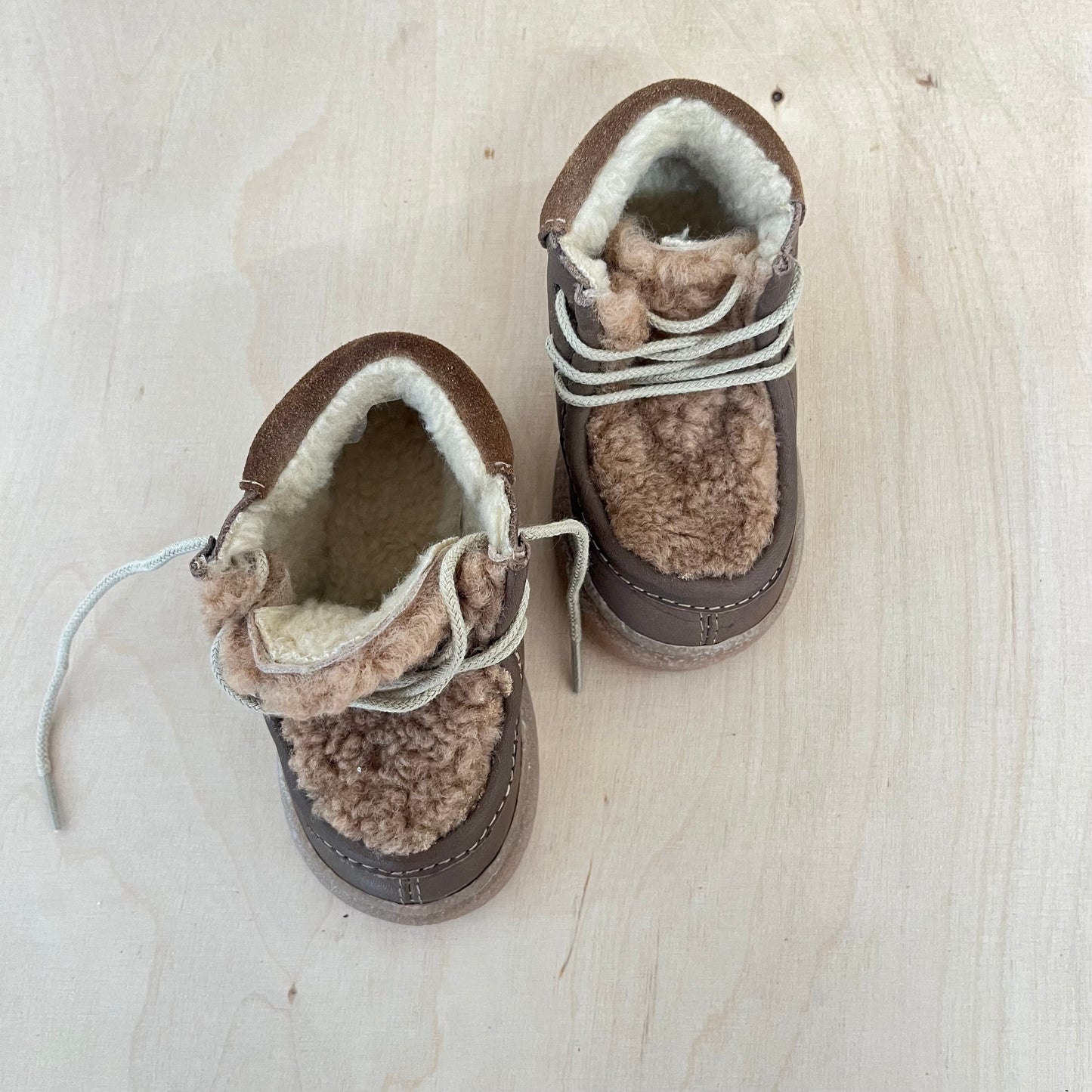 stapschoen - taupe met wol