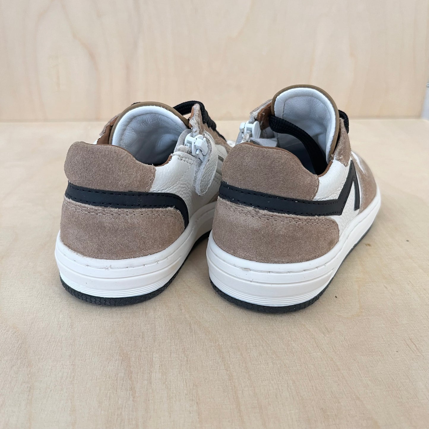 sneaker taupe creme