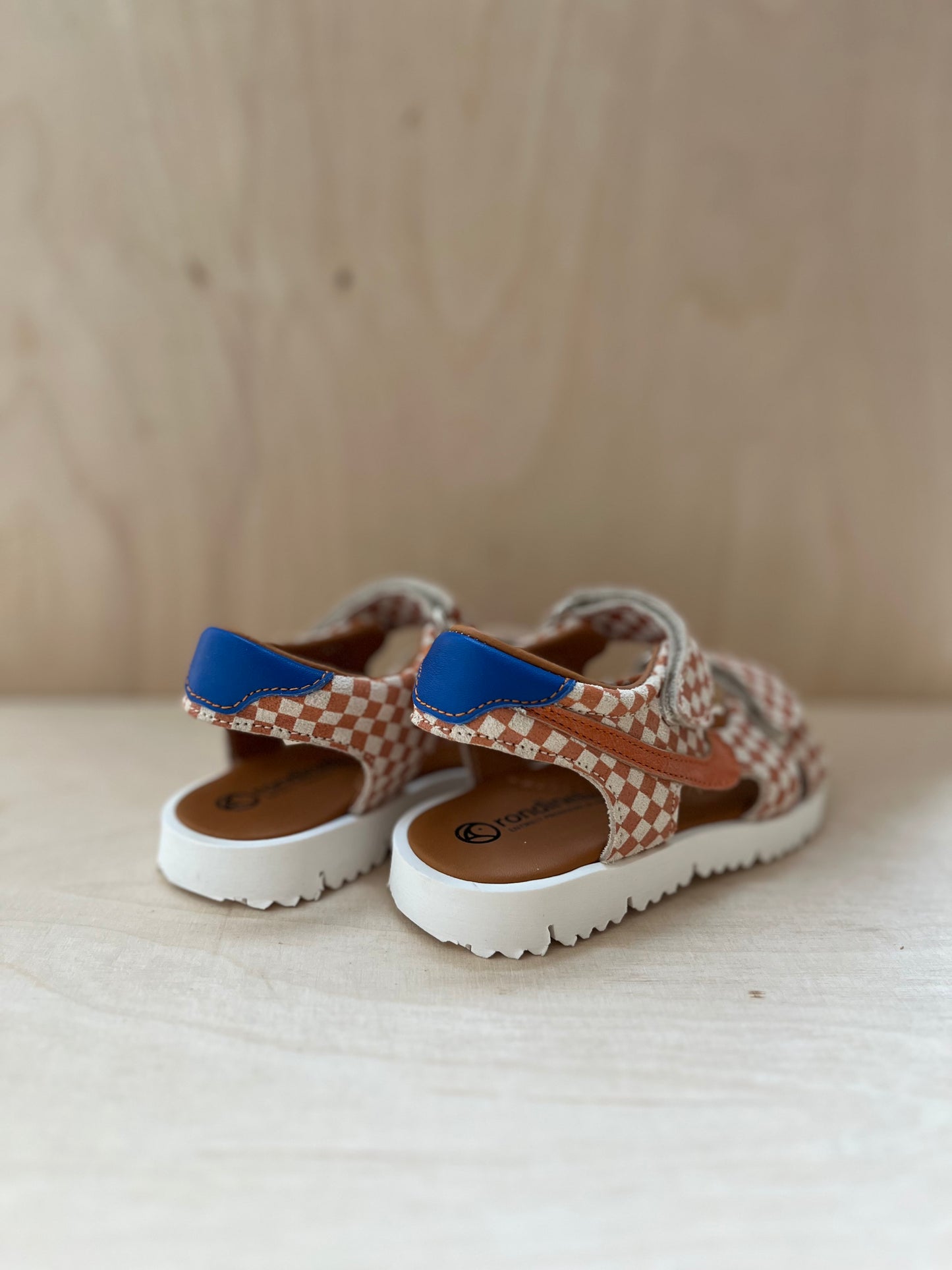 sandaal velcro - bruin met blauwe details