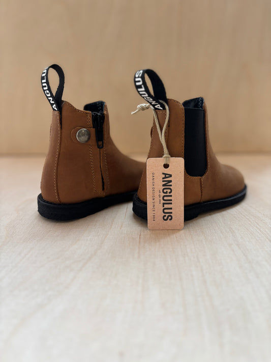 Angulus - beginner's chelsea boot - logotap - cognac