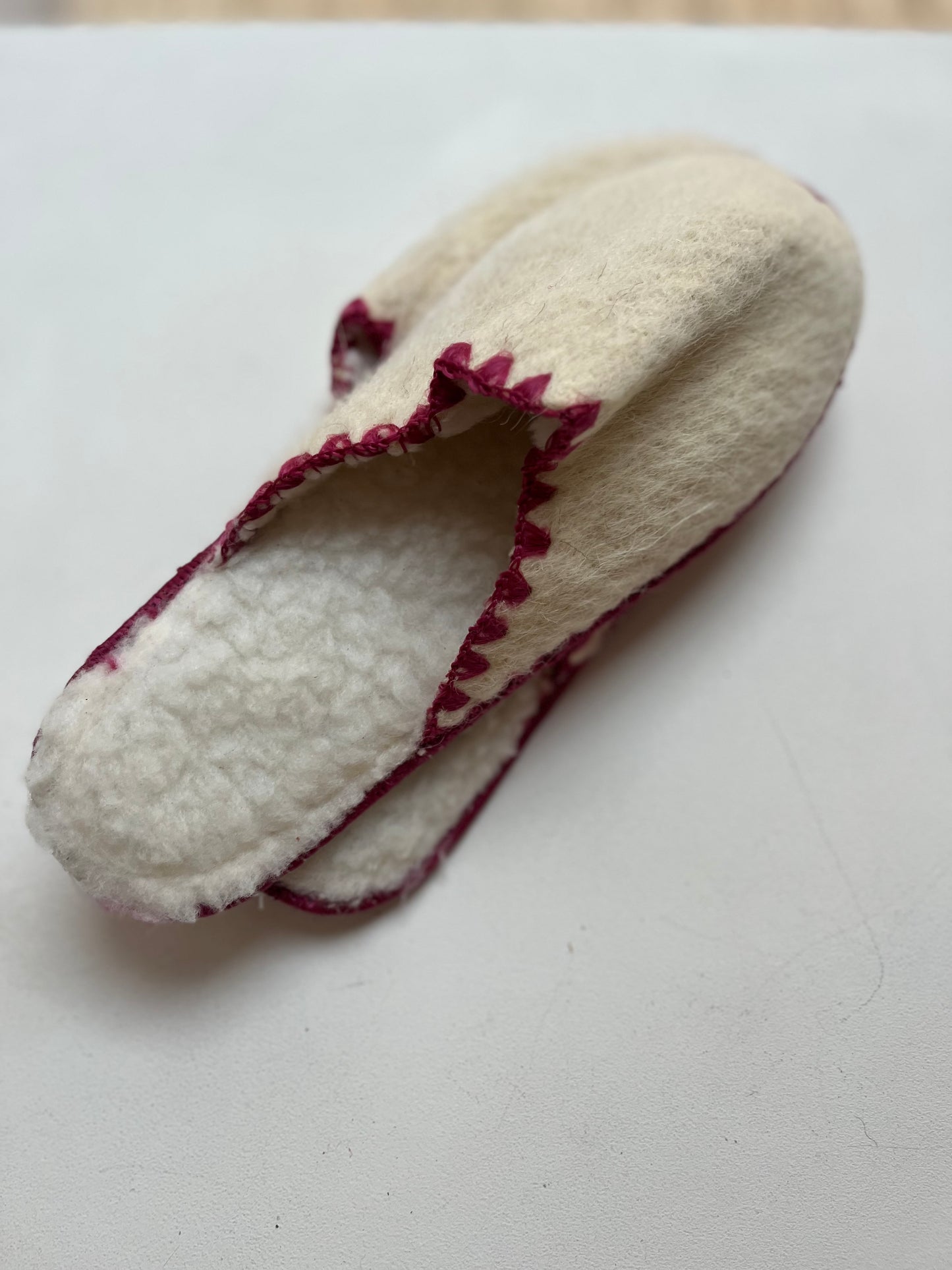wollen pantoffel, rode bies