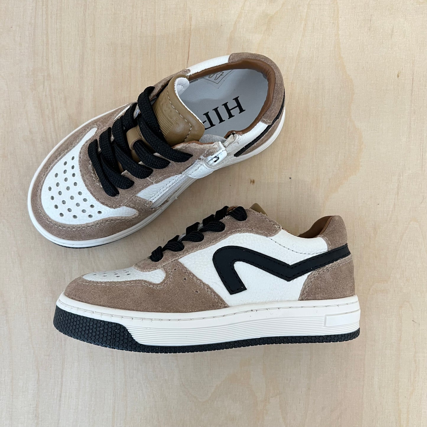sneaker taupe creme