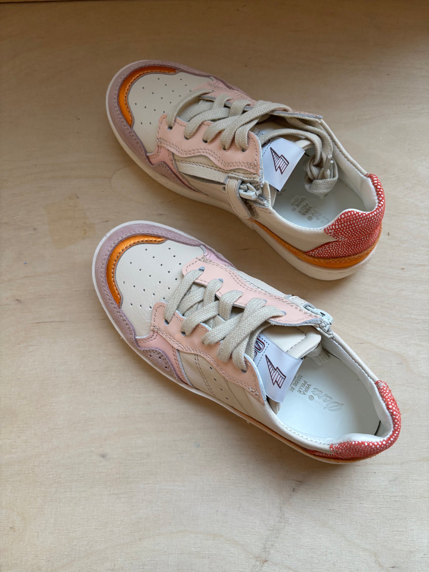 Ocra sneaker puck roos