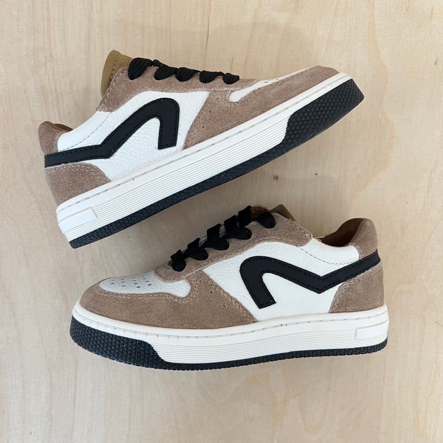sneaker taupe creme