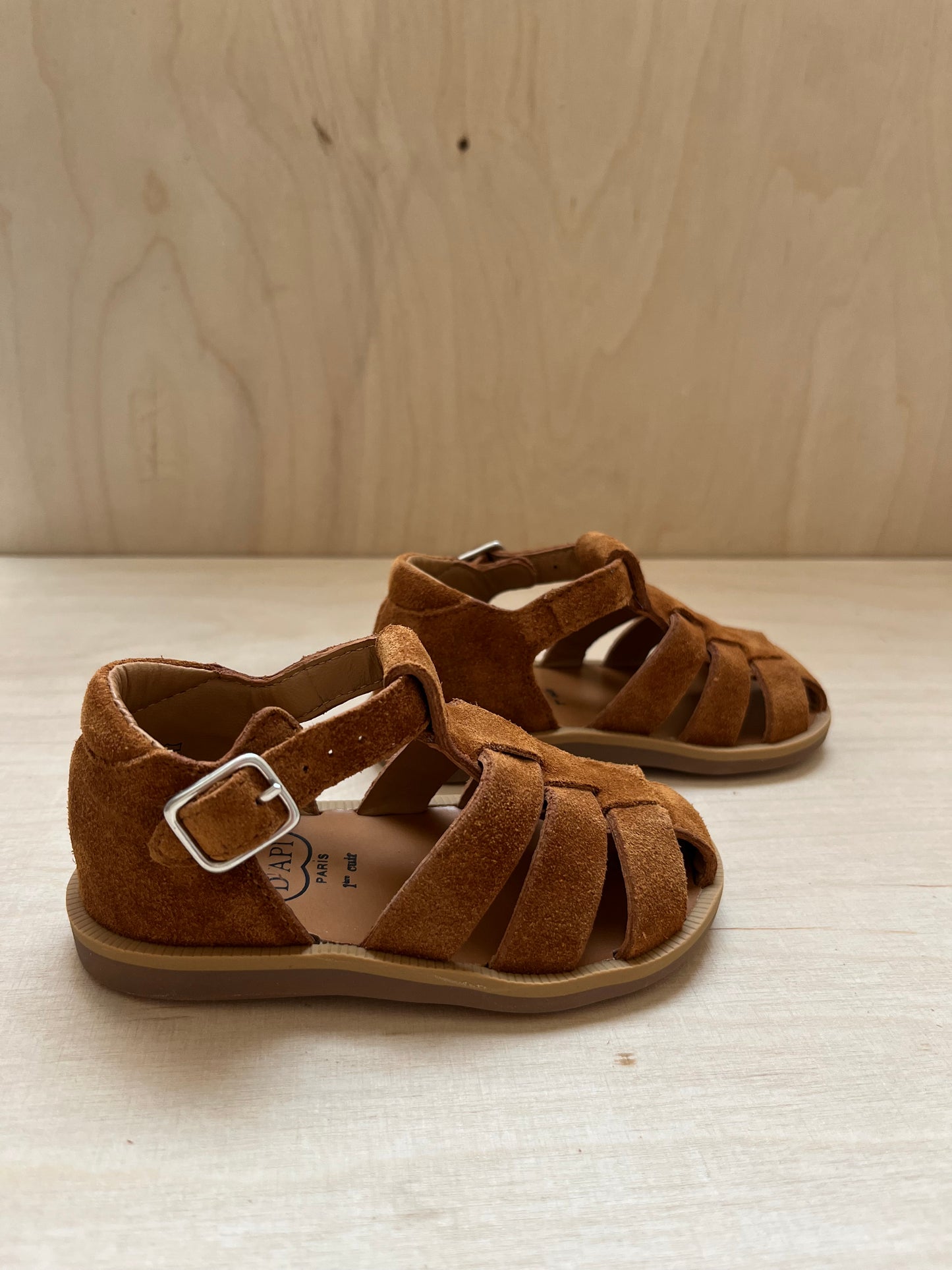 stapsandaal poppy daddy - velours caramel