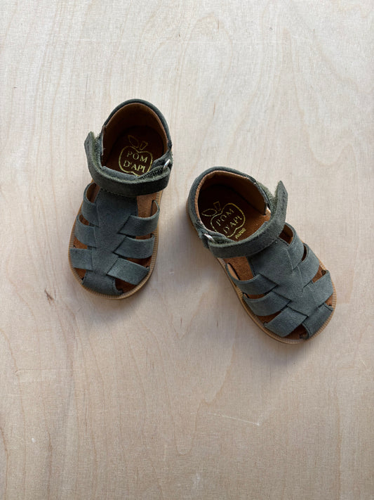 Pom d'api eerste gesloten sandaal poppy daddy velours kaki
