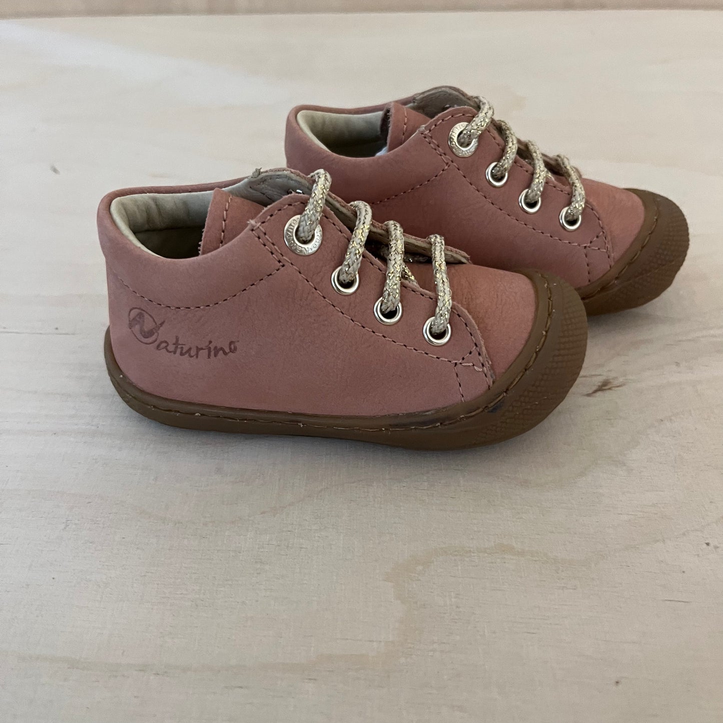 cocoon- honey phard, nubuck roze