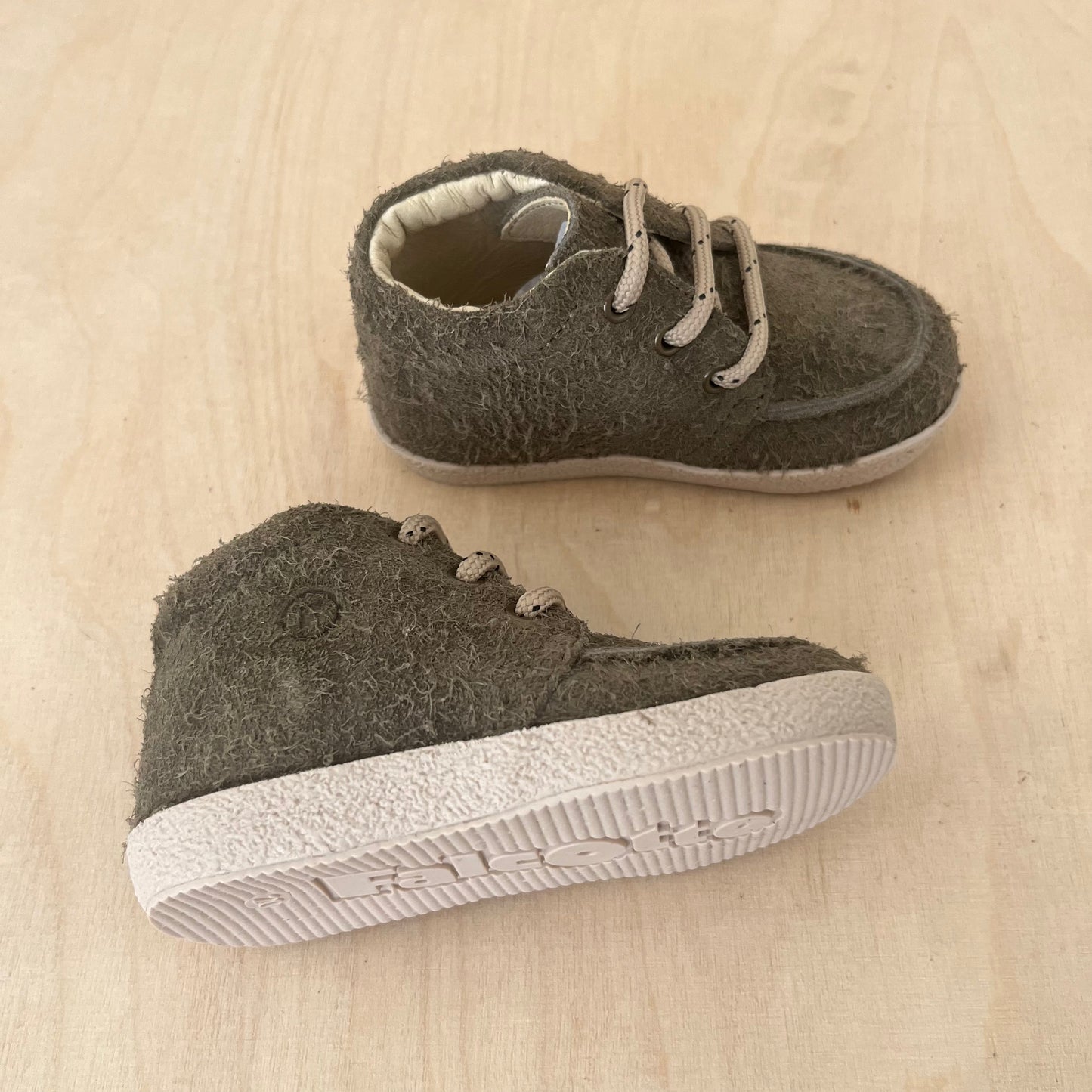 sneaker ostrit - pluma militare
