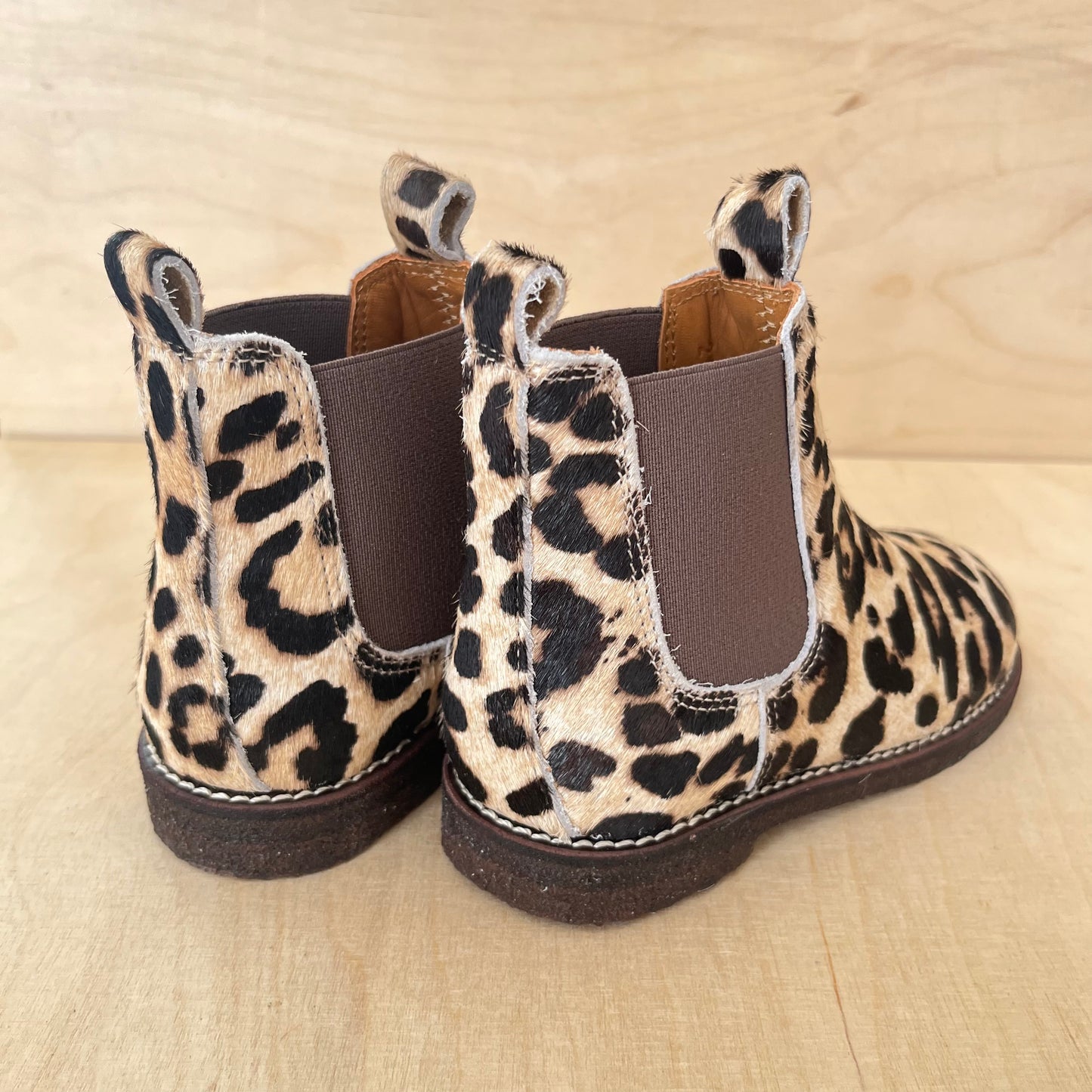 boot - beige leo pony