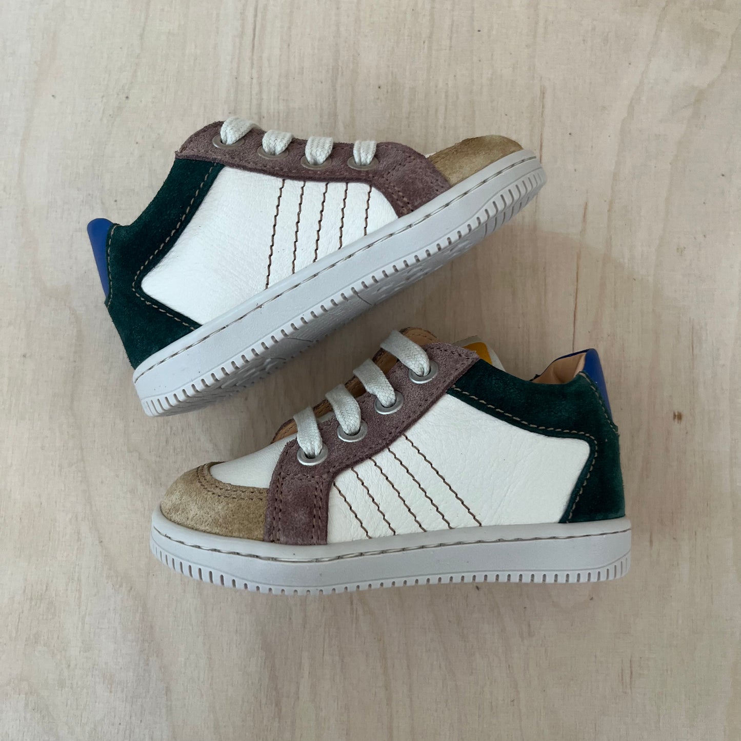 stapsneaker caterpillar - green blue