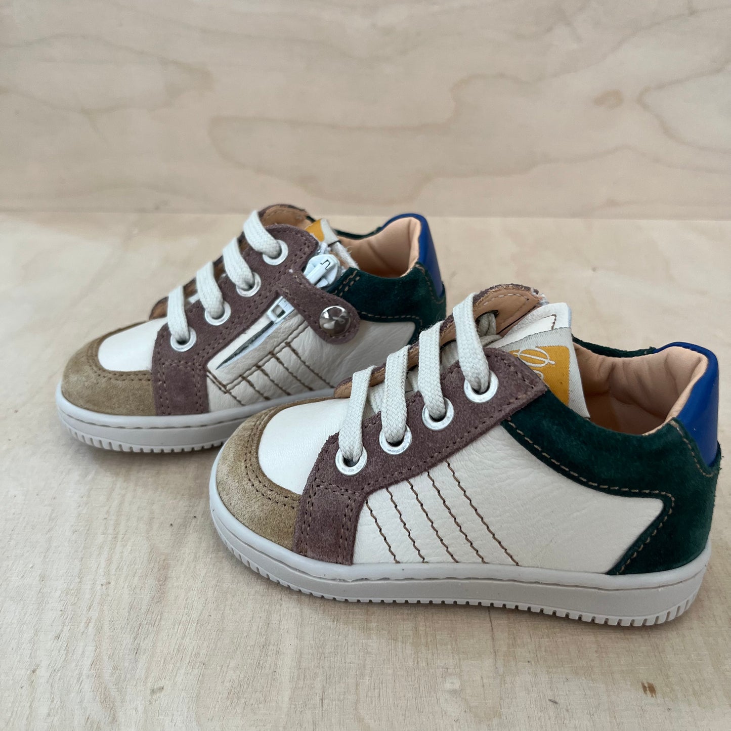 stapsneaker caterpillar - green blue
