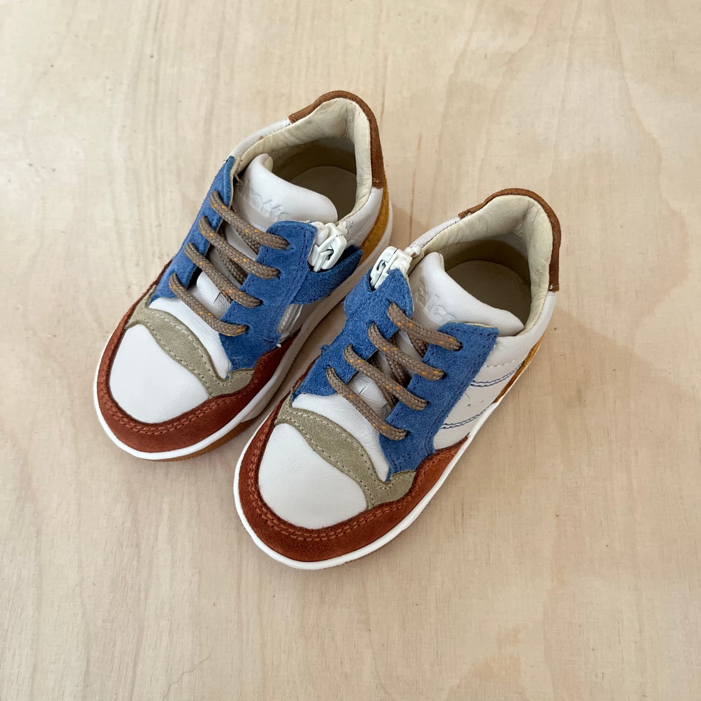 sneaker kang - copper milk azure