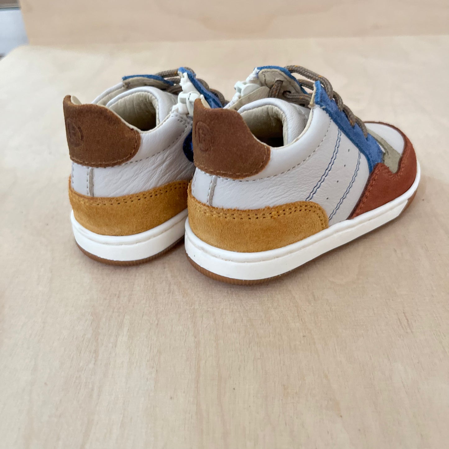 sneaker kang - copper milk azure