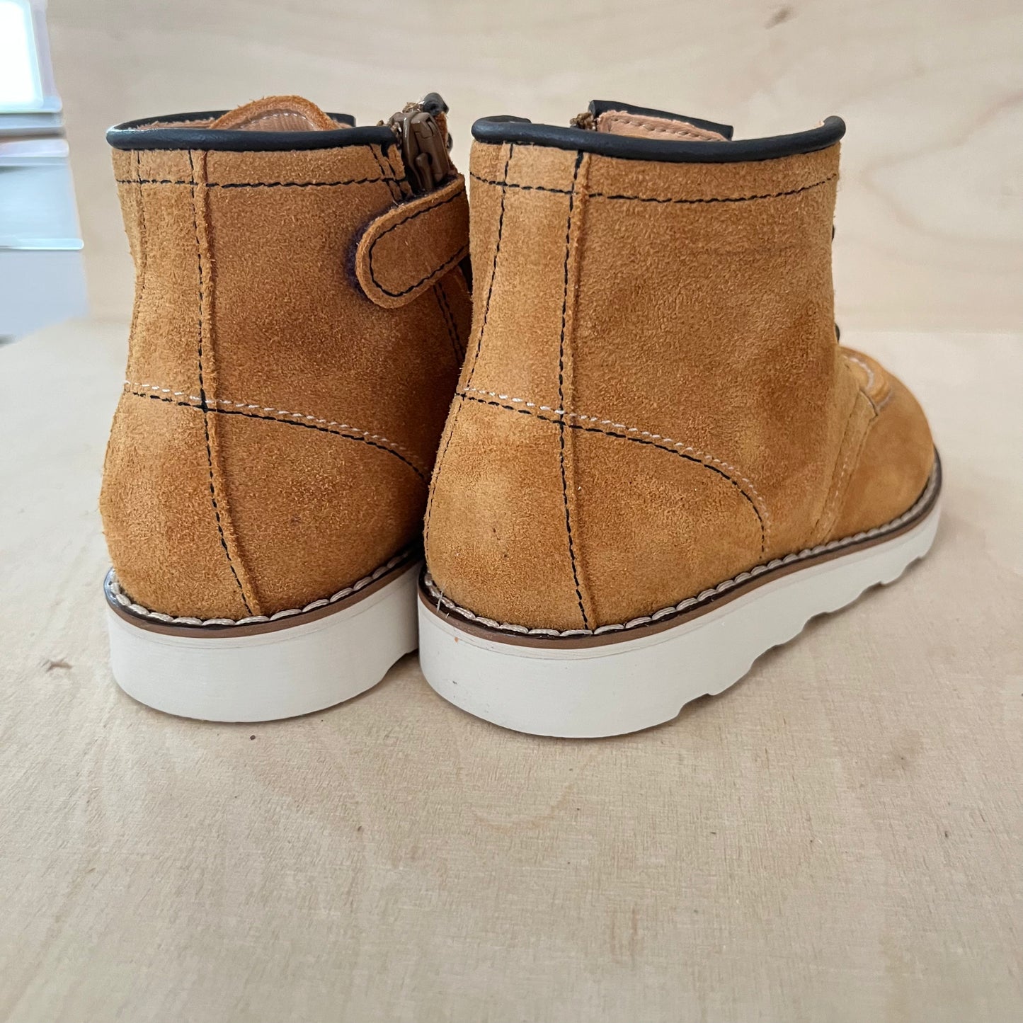 veterbottine oker - witte zool