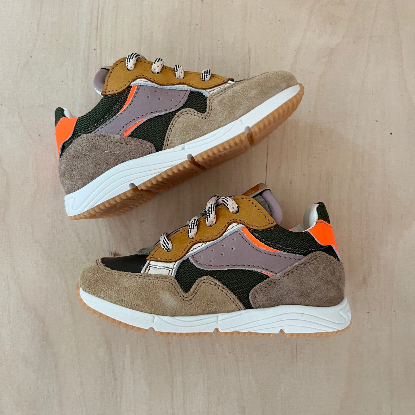runner - beige, fluo oranje - stapper