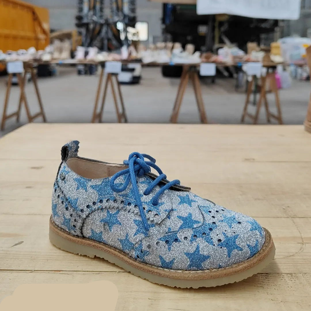 lage feestschoen, glitter zilver, blauwe sterren