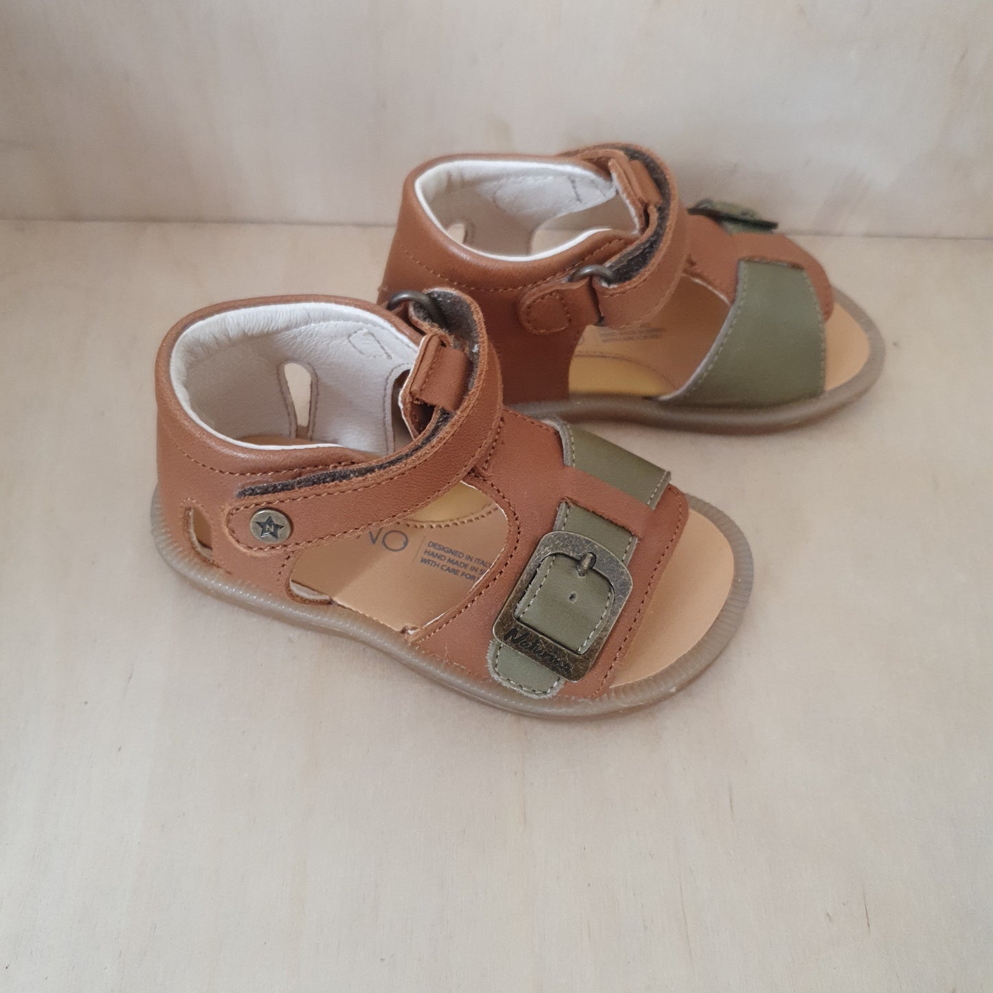NATURINO - stapsandaal quarzo - cognac stone
