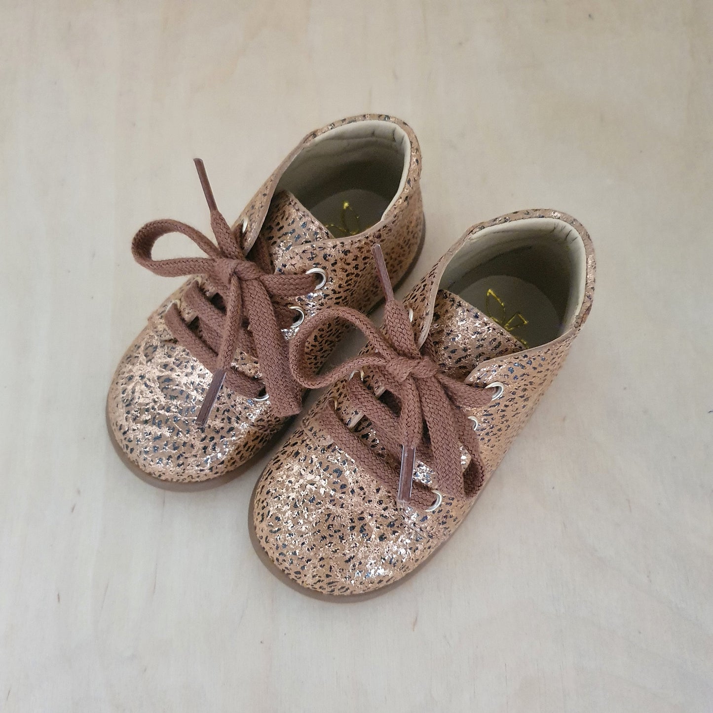 stapschoen - stand up - copper shiny