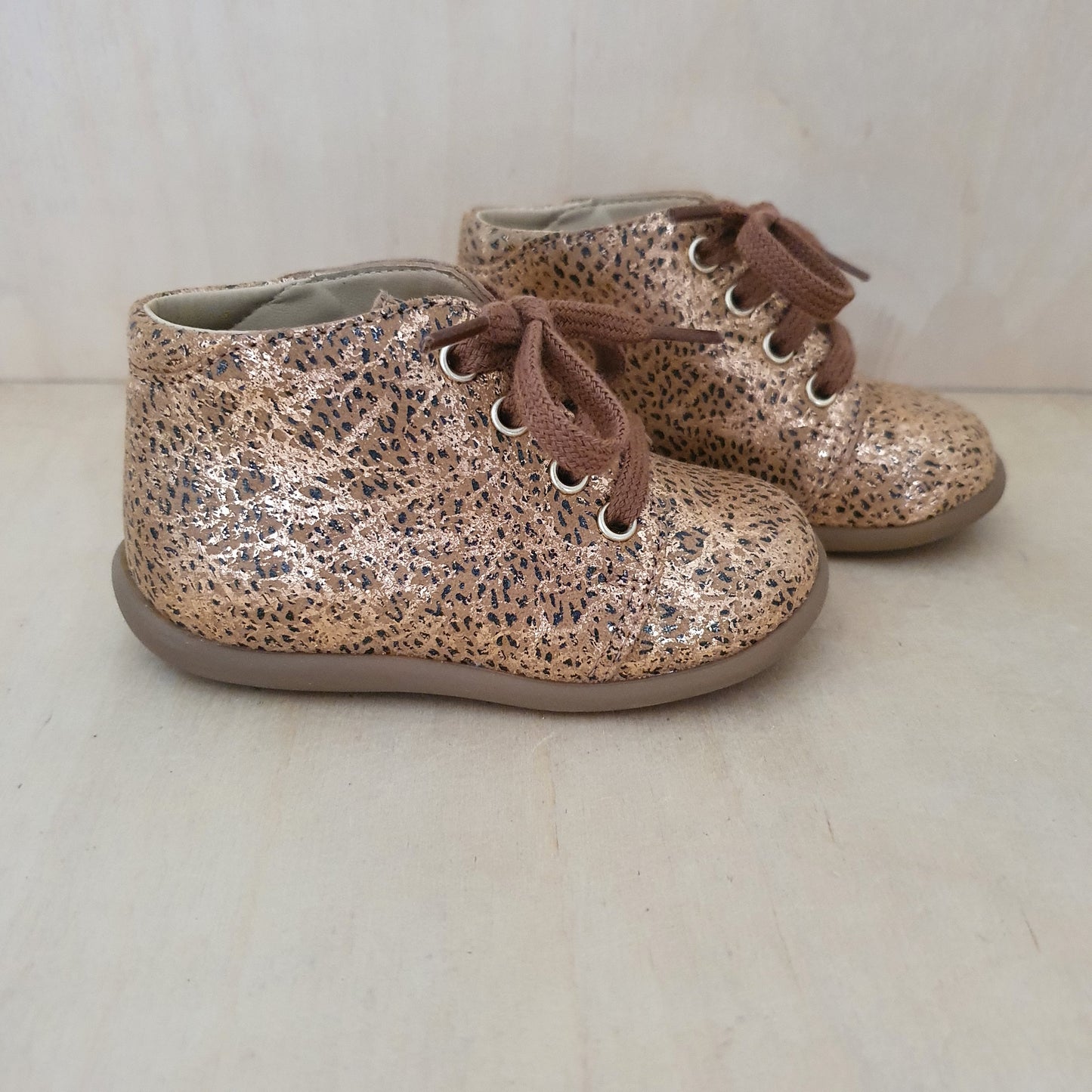 stapschoen - stand up - copper shiny