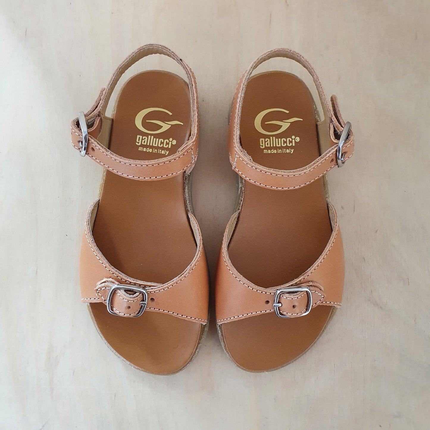 sandaal camel