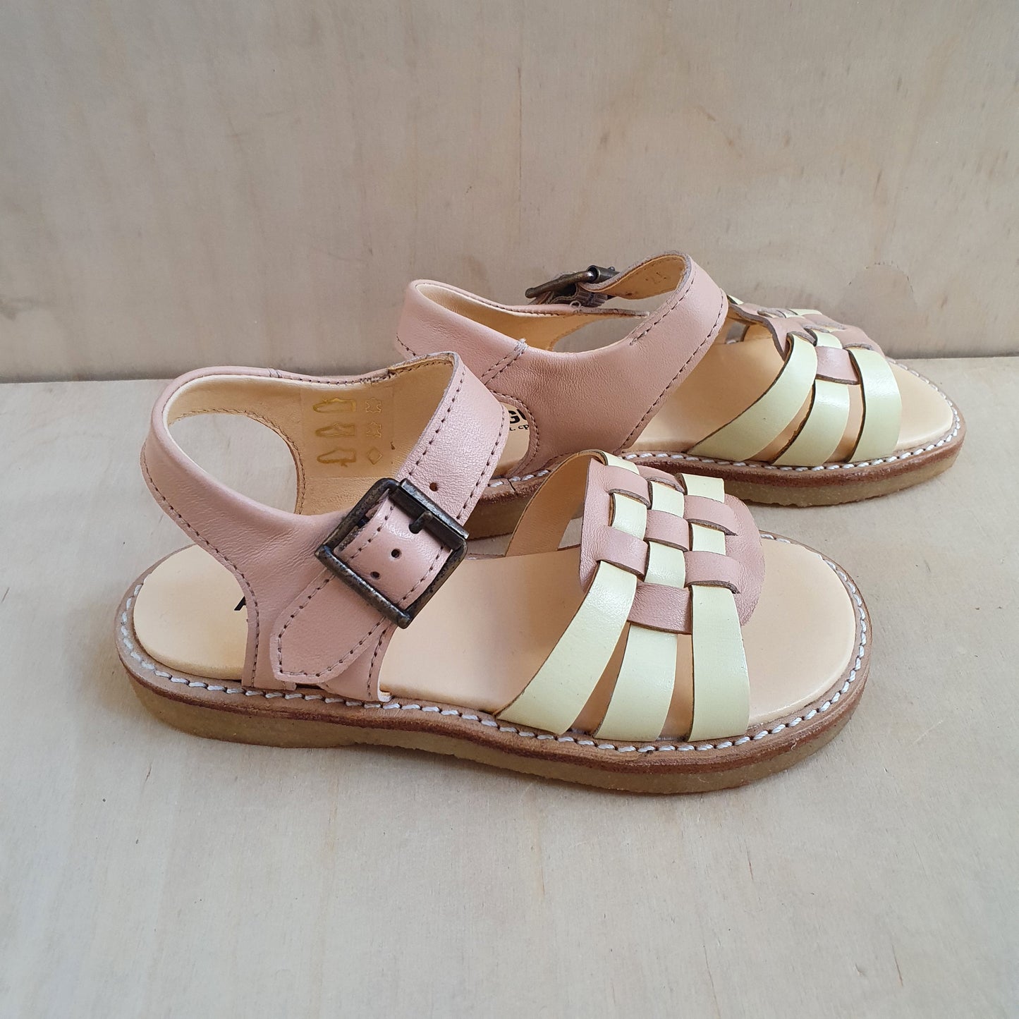 ANGULUS - sandaal met gesp - peach/yellow