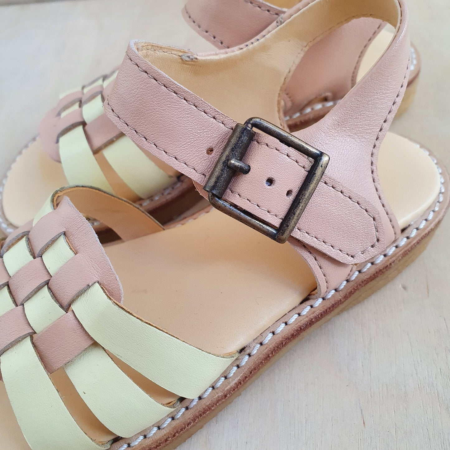 ANGULUS - sandaal met gesp - peach/yellow