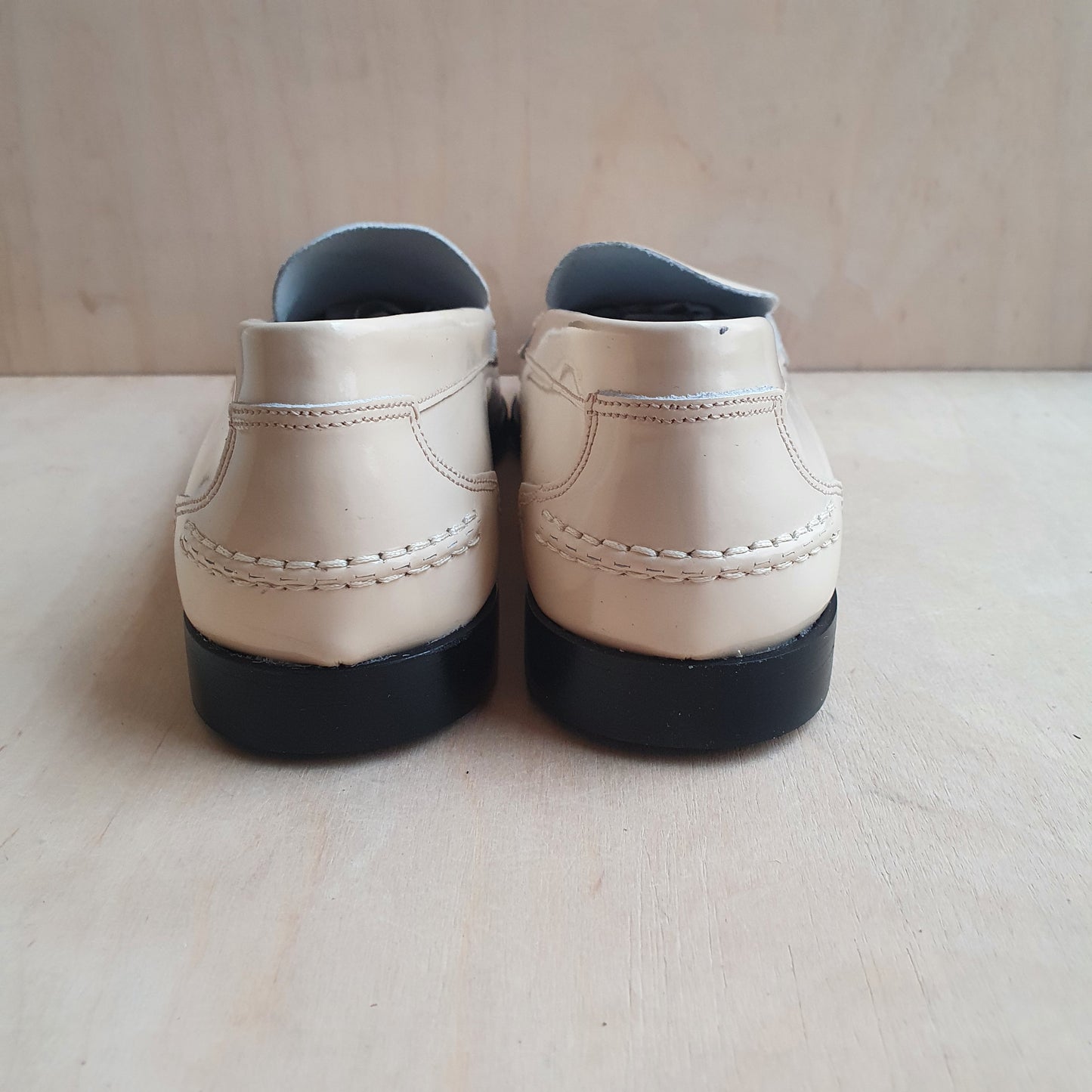 dames loafer - beige lakleder