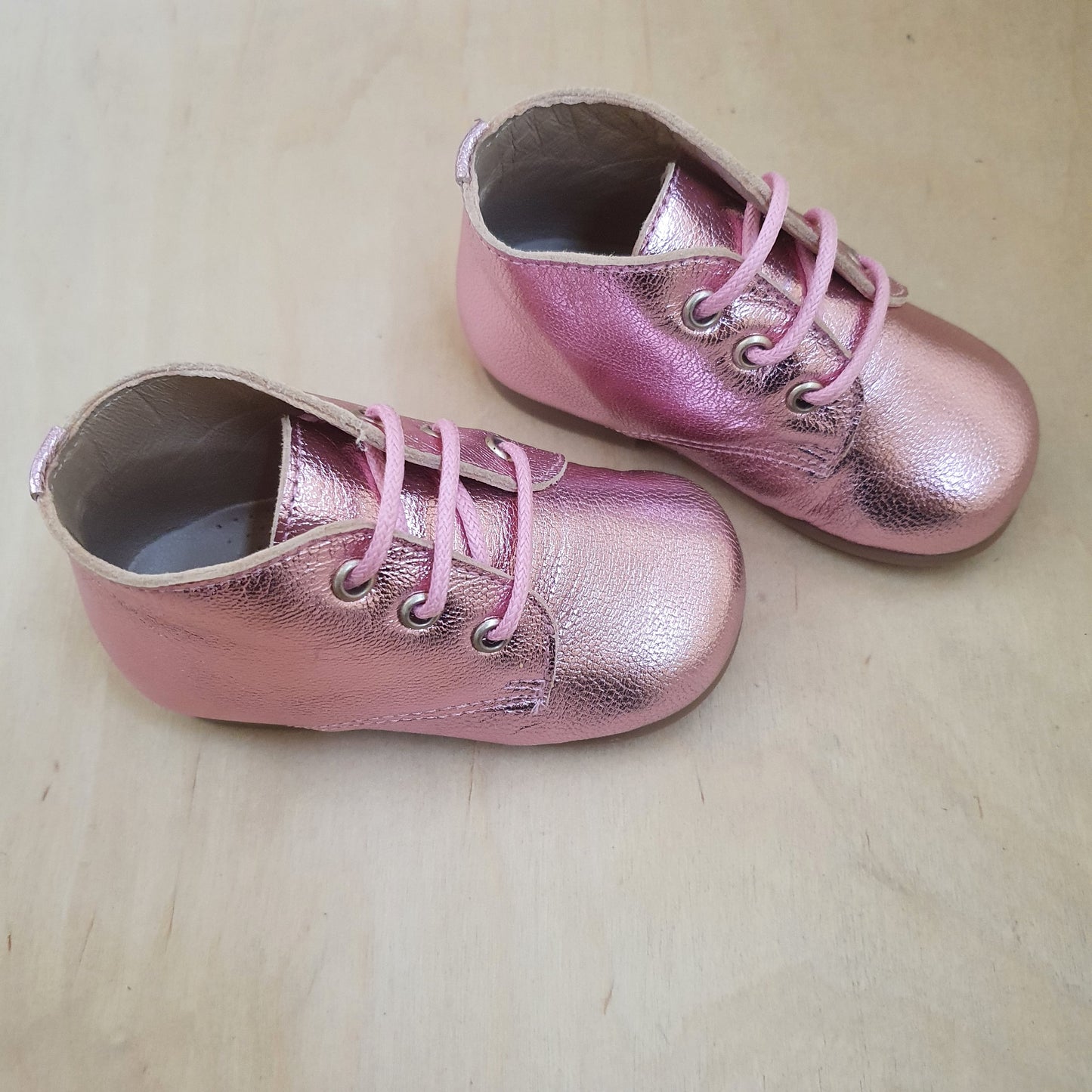 CONFETTI - stapschoen miki - galaxy roze