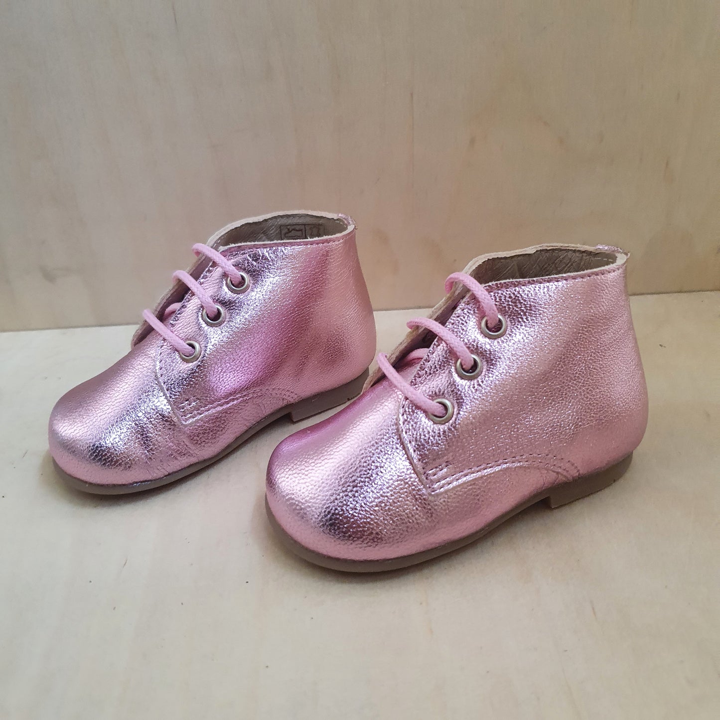 CONFETTI - stapschoen miki - galaxy roze