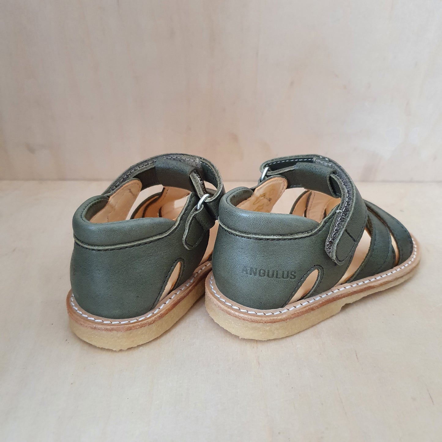 ANGULUS - stapsandaal velcro - donker groen