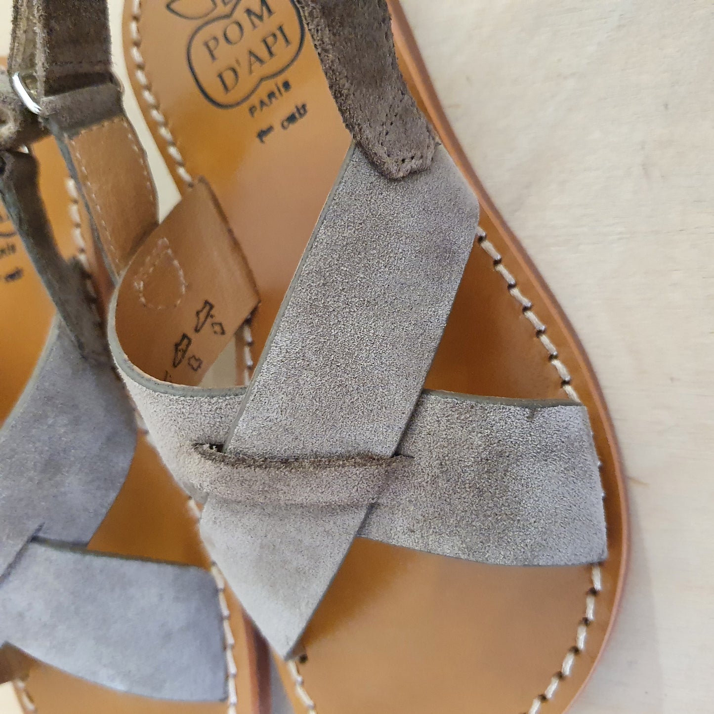 POM D'API - sandaal plage stitch cross - velours iron