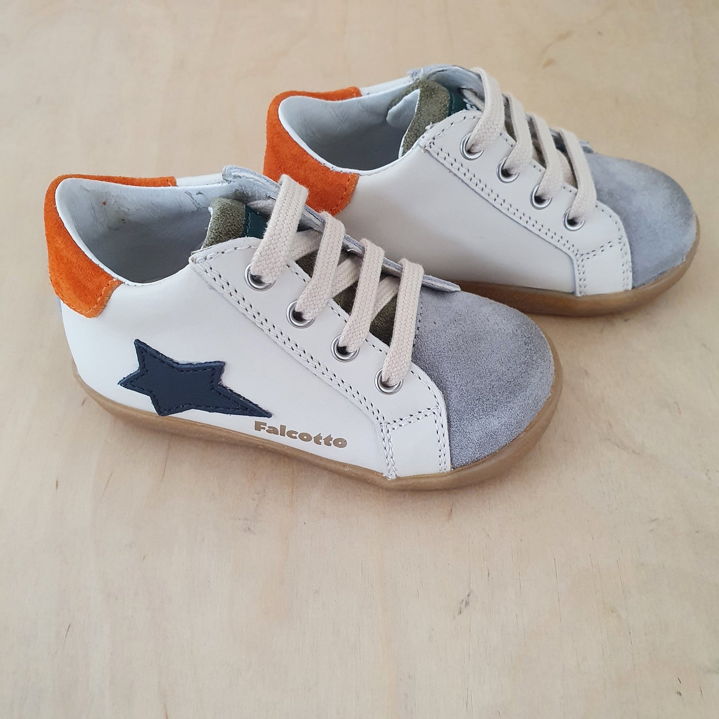 FALCOTTO - stapsneaker alnoite - grey milk orange