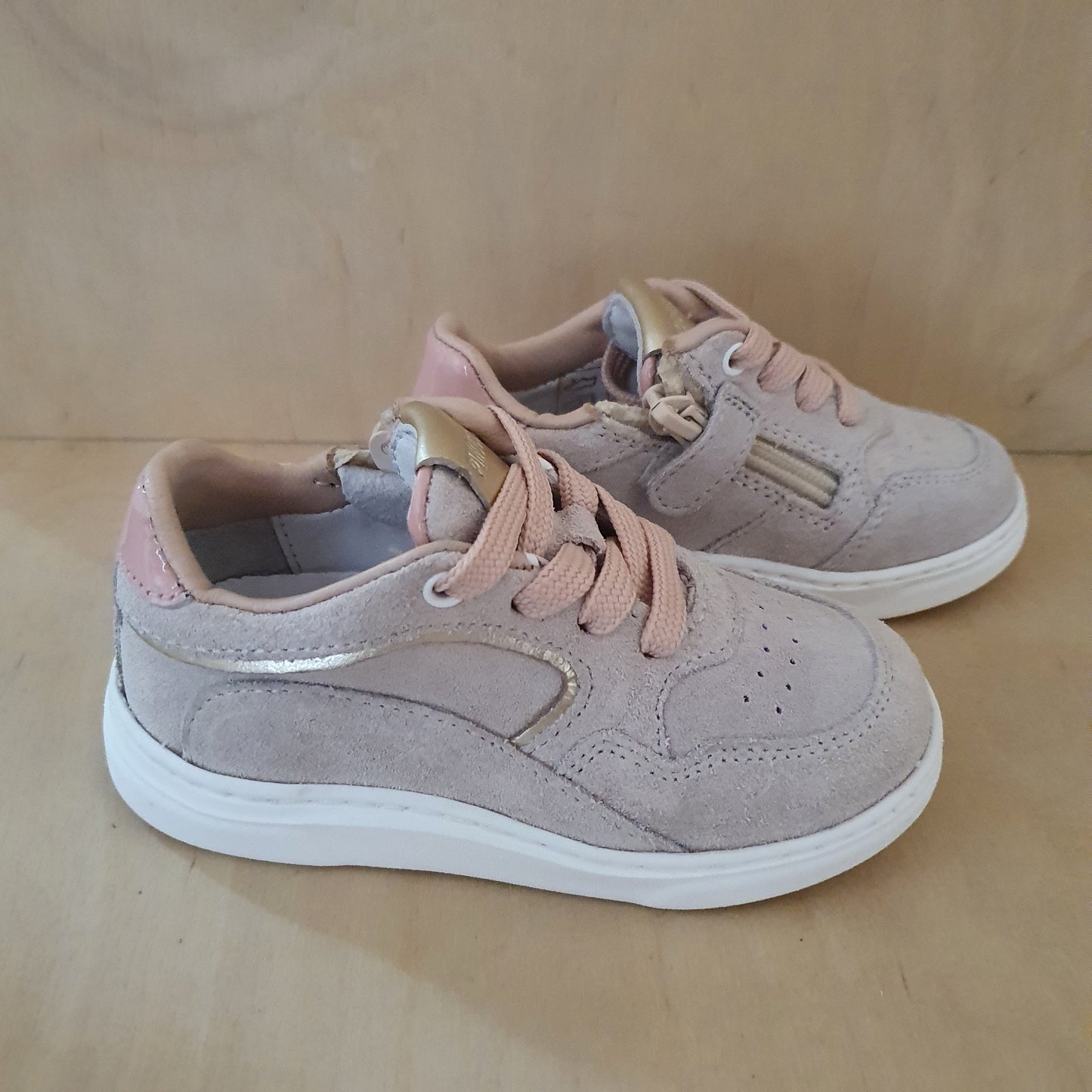 lage sneaker - suede beige en lichtroze